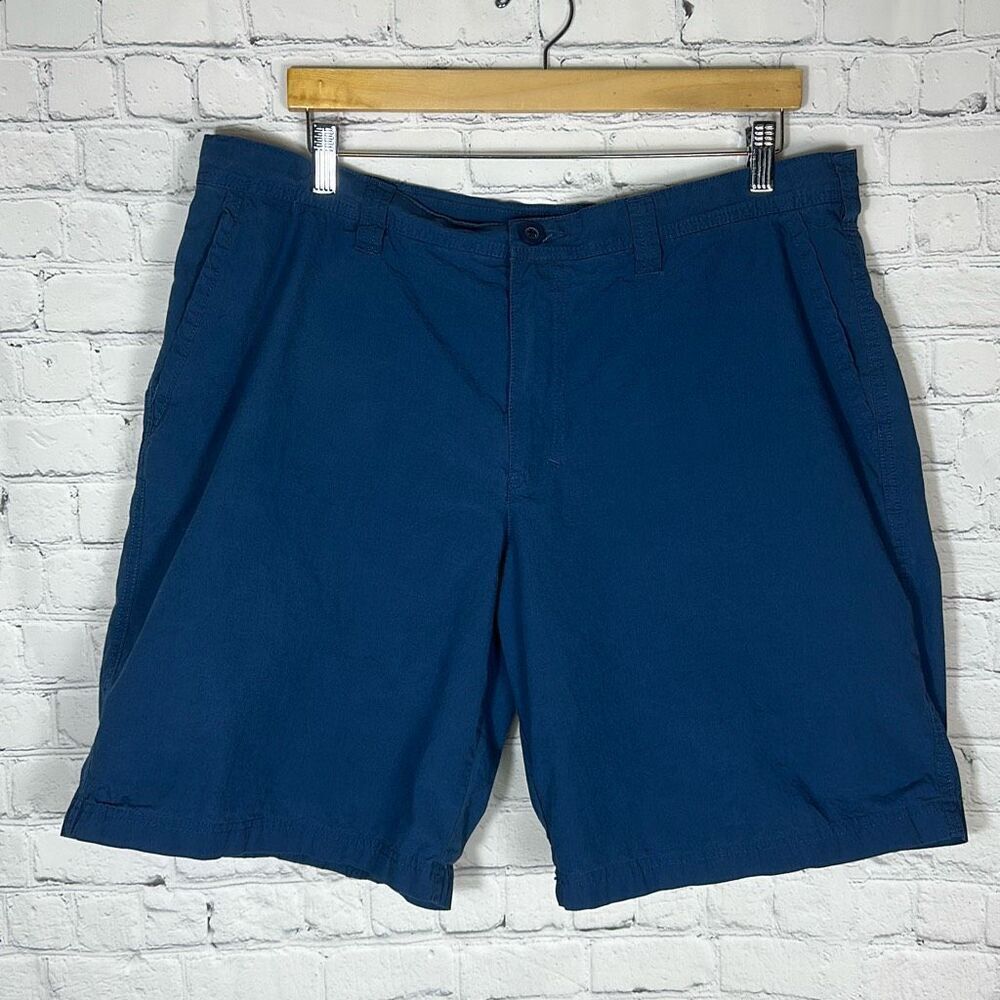 Columbia Shorts Mens Blue Chino khaki Shorts size 38‎ Inseam 10”